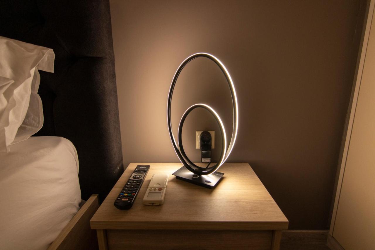 Luxury Apartment 10' From The Center! Афины Экстерьер фото
