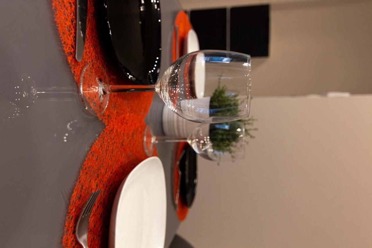 Luxury Apartment 10' From The Center! Афины Экстерьер фото