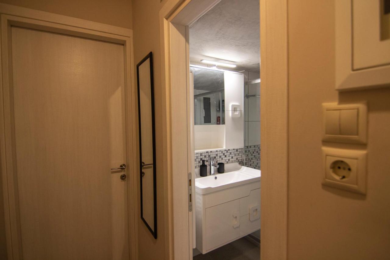 Luxury Apartment 10' From The Center! Афины Экстерьер фото