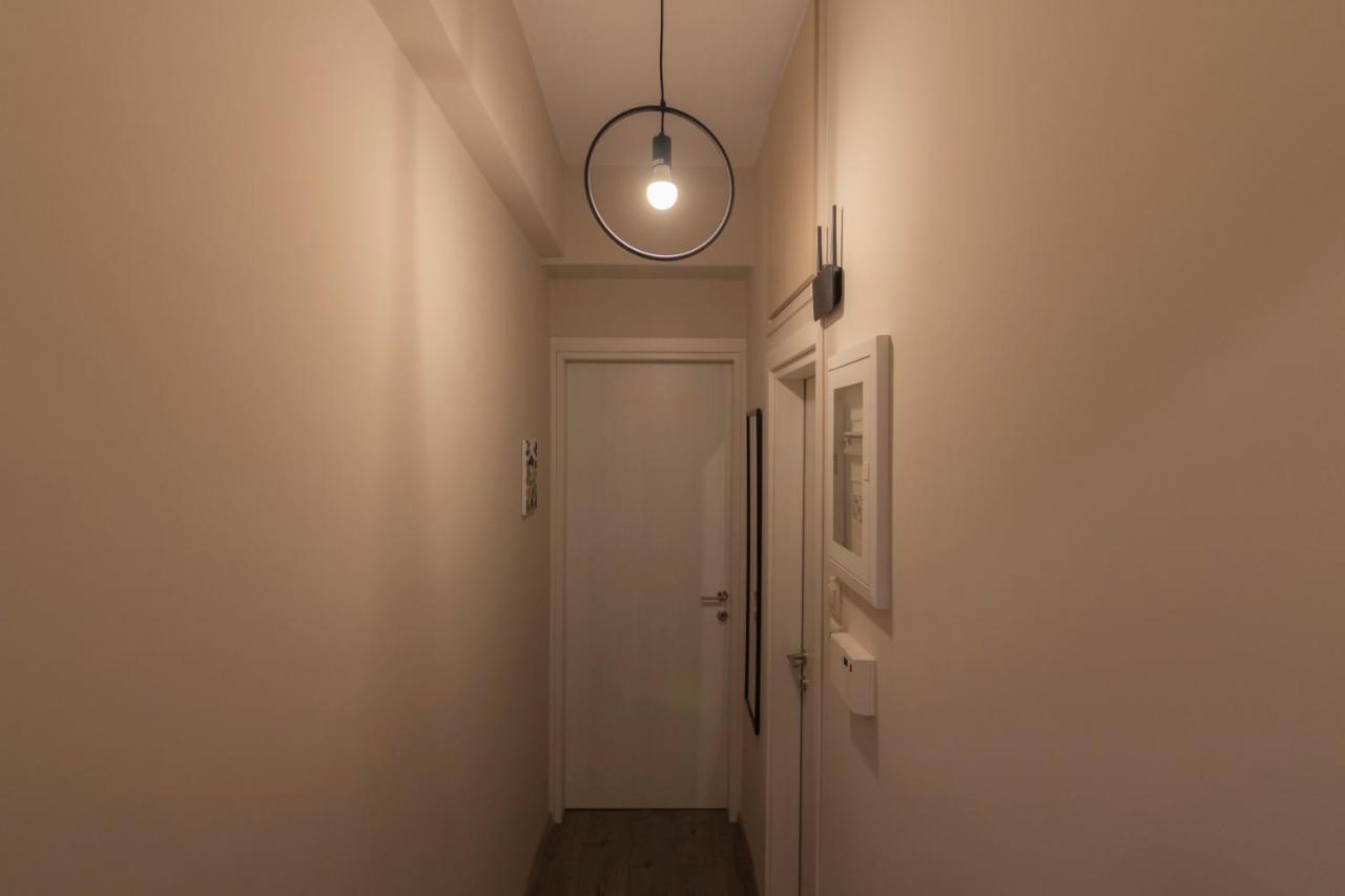 Luxury Apartment 10' From The Center! Афины Экстерьер фото